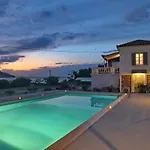 Karavos Waterfront Villa *