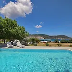 Villa Karavos Waterfront *