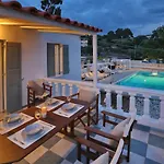 Villa Karavos Waterfront *