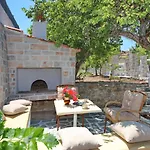 Villa Karavos Waterfront Skopelos Town