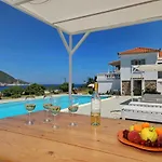Villa Karavos Waterfront