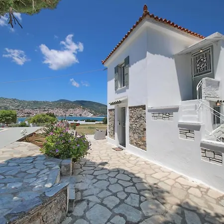 Karavos Waterfront Villa