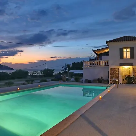 Karavos Waterfront Villa *