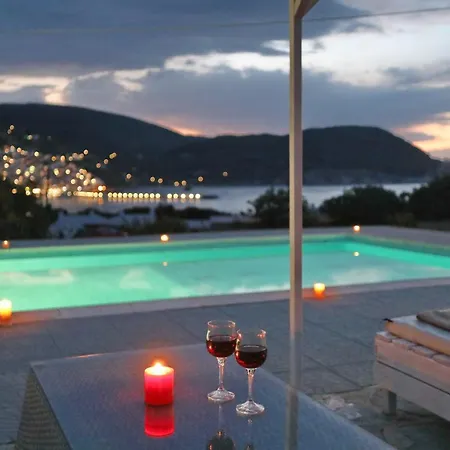 Karavos Waterfront Villa *