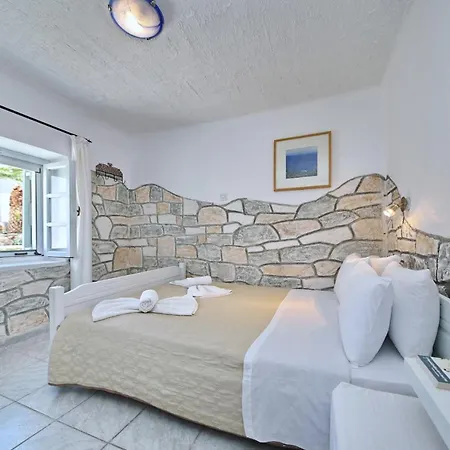 Villa Karavos Waterfront