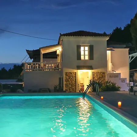 Karavos Waterfront Villa Skopelos Town
