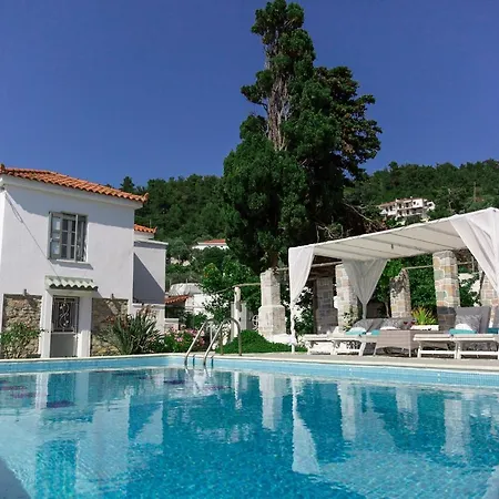 Karavos Waterfront Villa *