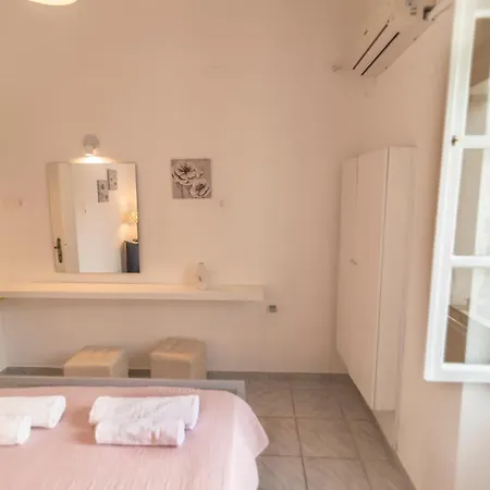 Villa Karavos Waterfront Skopelos Town
