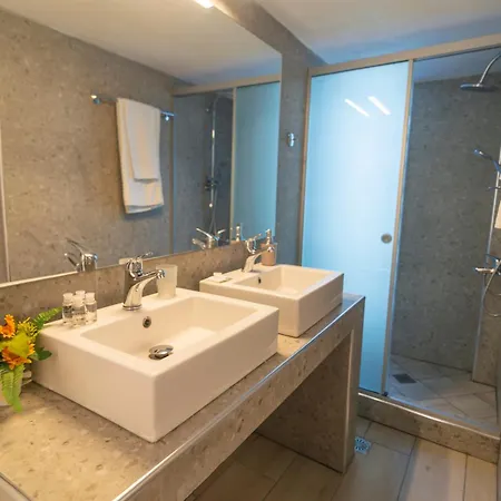 Villa Karavos Waterfront *
