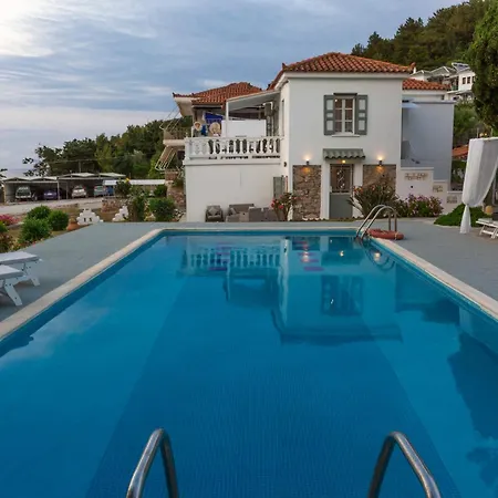 Villa Karavos Waterfront Skopelos Town