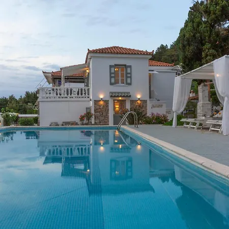 Karavos Waterfront Villa *
