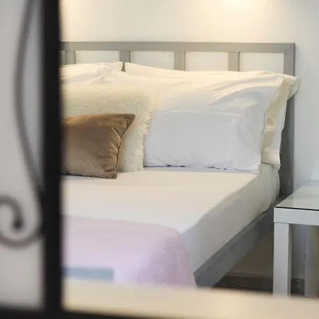 Karavos Waterfront Villa