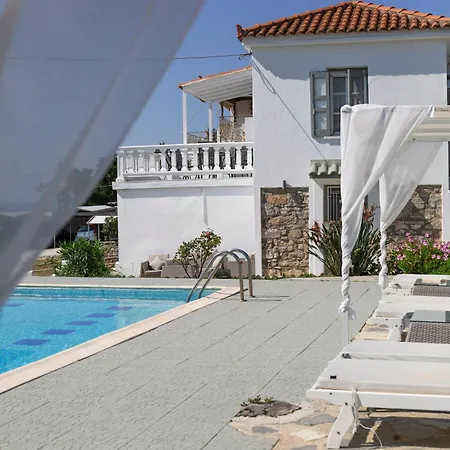 Karavos Waterfront Villa