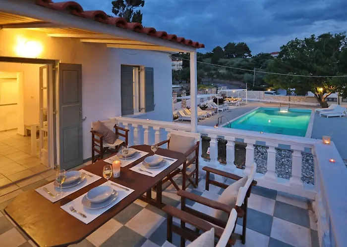 Villa Karavos Waterfront *